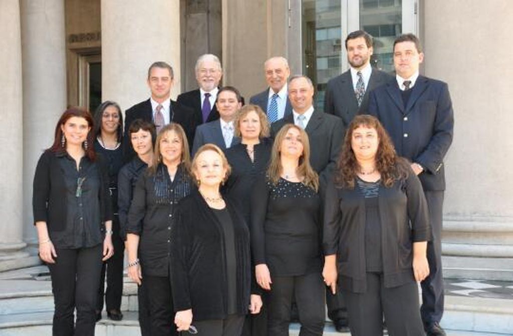 Con el Coro Zemer que Anita dirigía