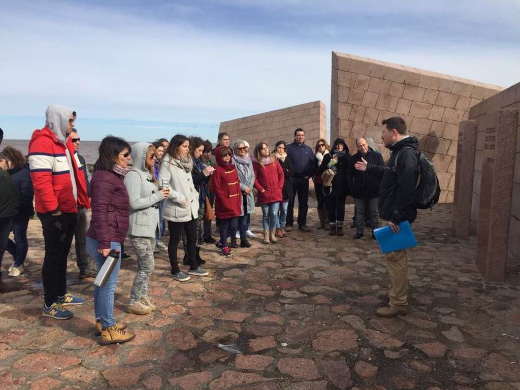 En el Memorial del Holocausto del Pueblo Judío en la Rambla