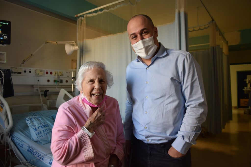 La paciente, Anette, y el Dr. Dvir