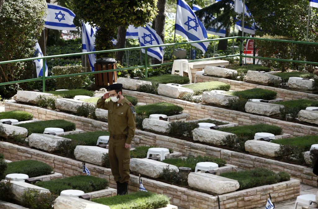 En el cementerio militar del Monte Hertzel de Jerusalem (Foto: Ariel Jerozolimski)