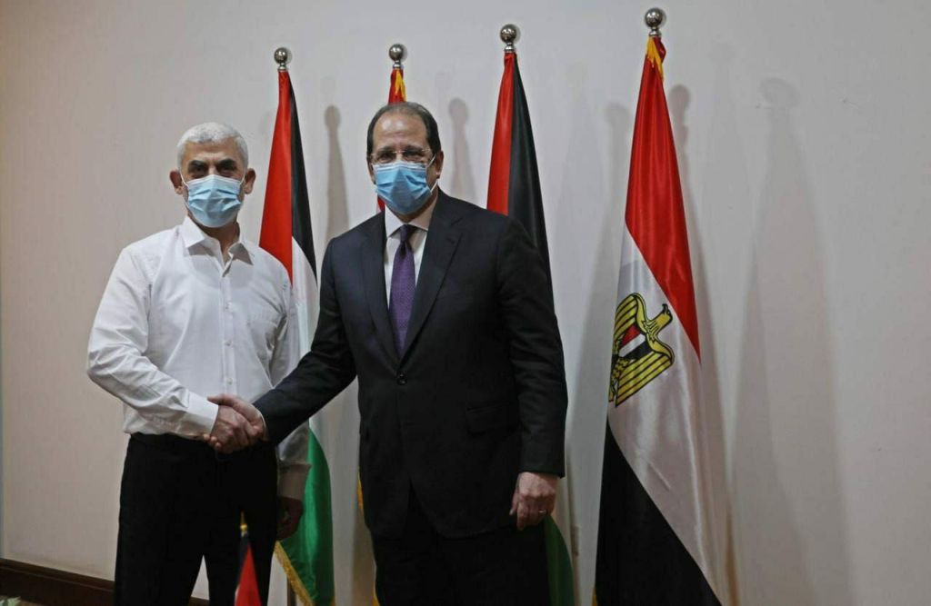 Kamel con el jefe de Hamas Yehia Sinwar