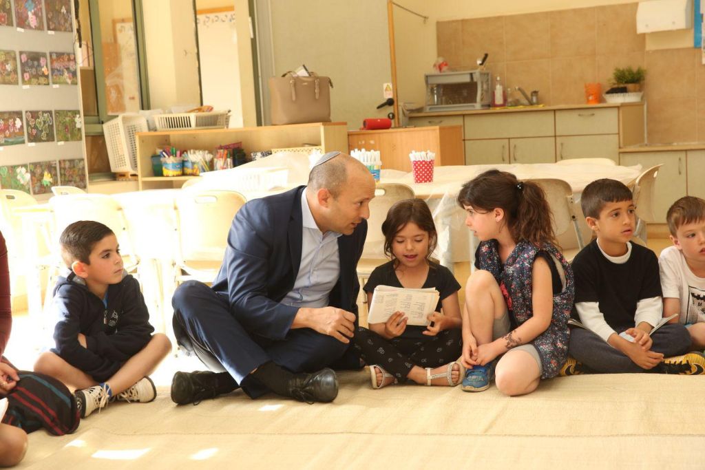 Bennett en una actividad como Ministro de Educación
