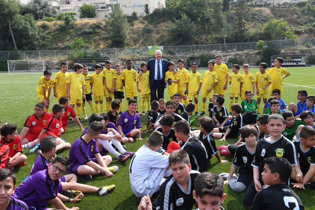 En un torneo de fútbol con niños judíos y árabes de Jerusalem (Foto: Mark Nayman, GPO)