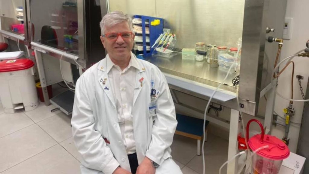 El Profesor Arber en su laboratorio (Foto: CM Sourasky)