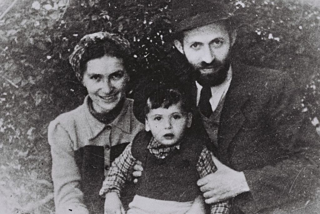 De niño, con sus padres