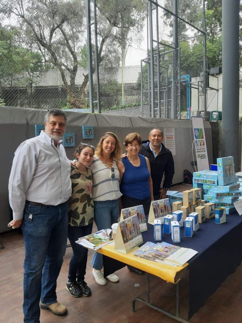 Stand de KKL en el Día del Socio del CDI (Centro Deportivo Israelita) de México.