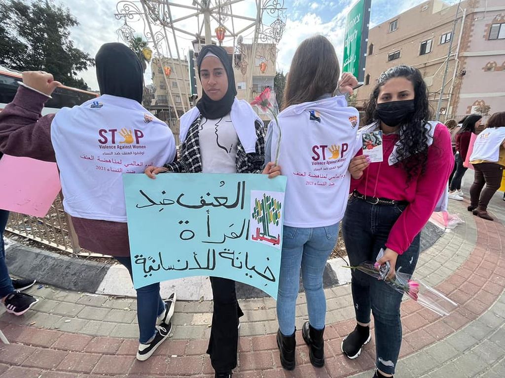 Una manifestación en Iblin contra la violencia contra la mujer