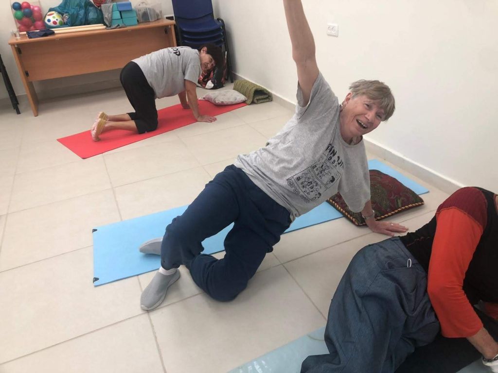 Estela, siempre activa con gimnasia, natación y mucho aporte a su comunidad