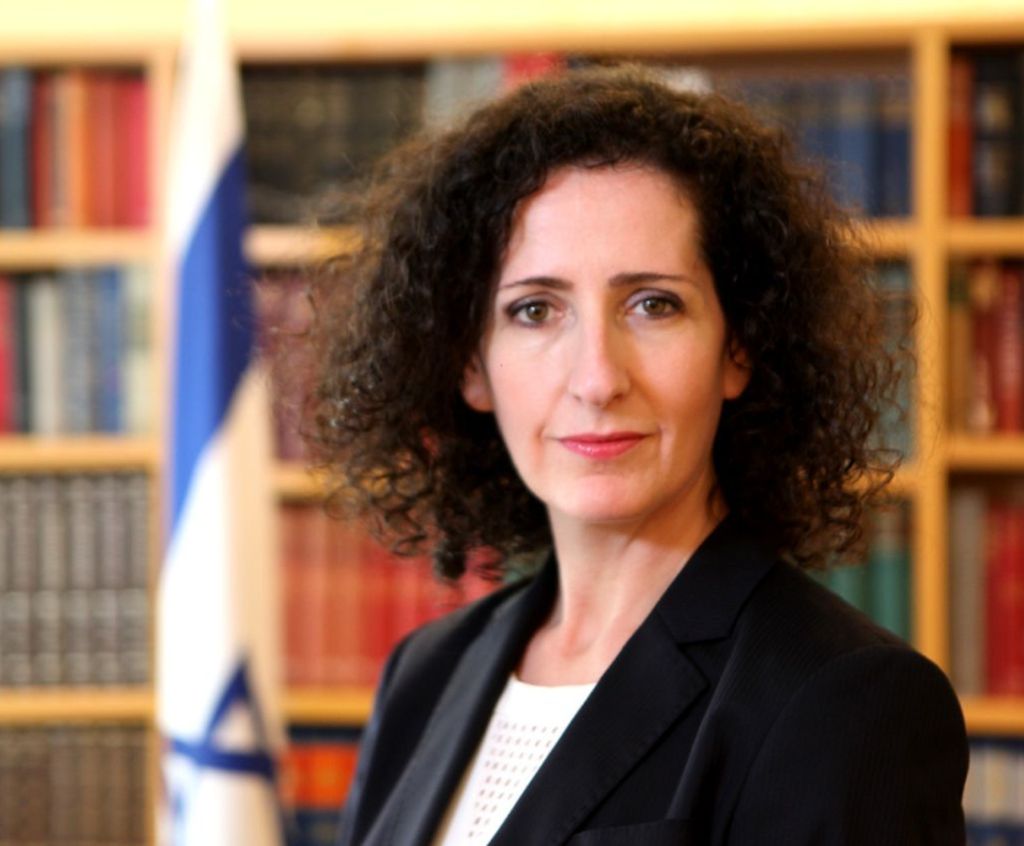 La Embajadora anterior en Santiago, Marina Rosenberg