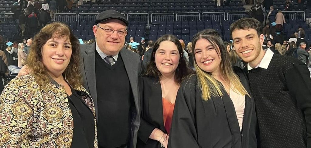 Con los tres hijos, Erika, Tali y Martín
