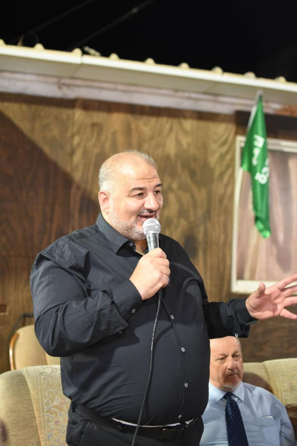 Mansour Abbas jefe del partido árabe Raam, en un mitín electoral este mes (Foto : cuenta de Abbas en Facebook)