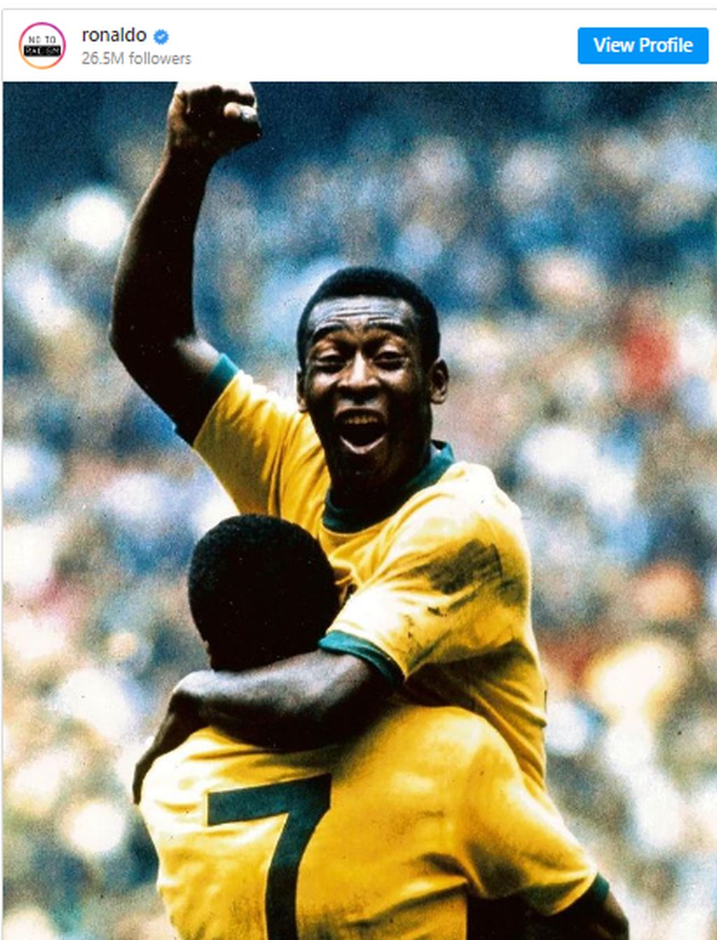Captura de pantalla de la cuenta de Twitter del futbolista portugués Ronaldo en memoria de Pelé, en una publicación de la FIFA