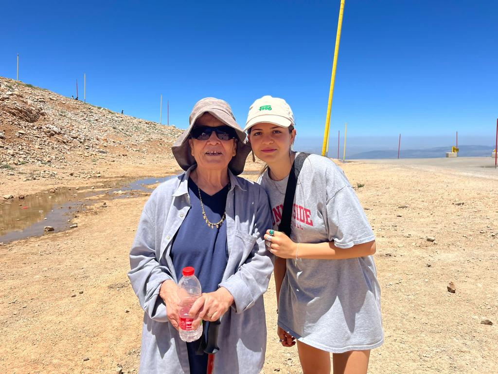 May con su abuela Bilha