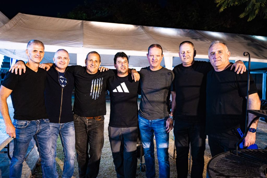 De izquierda a derecha; ROBIN BRAUN,LEONEL KAGANAS,DANIEL OTTENHEIMER,SHAUL MITELBERG,MARCELO POZIOMEK,PABLO MARJOvSKY Y DAVID SLUTSKY