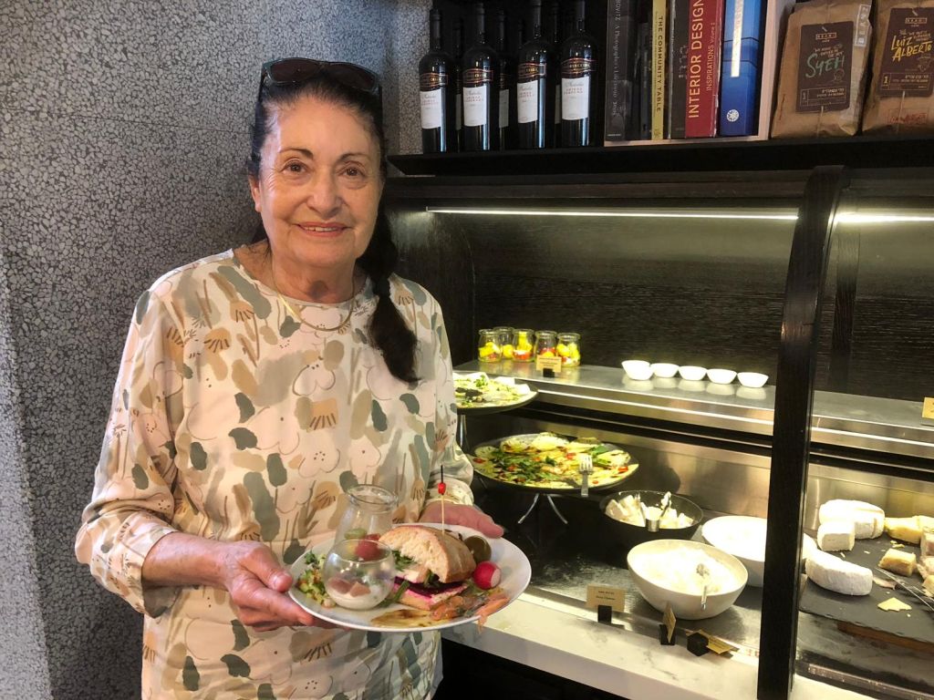 Elma Abraham, volvió moribunda, pero los médicos israelíes lograron salvarla