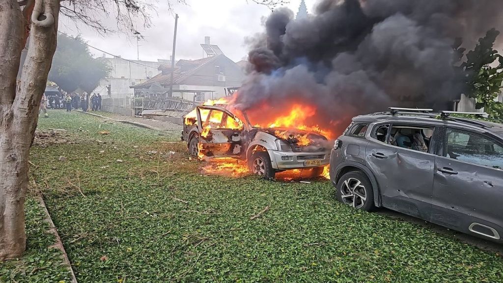 Serios daños en la ciudad de Petaj Tikva (Foto. Magen David Adom)