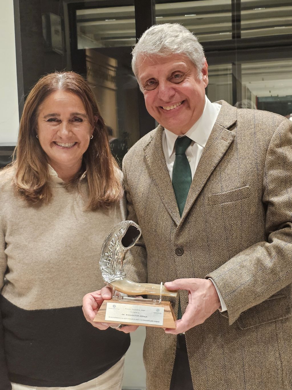 Una imagen ya del final del acto, con el premio