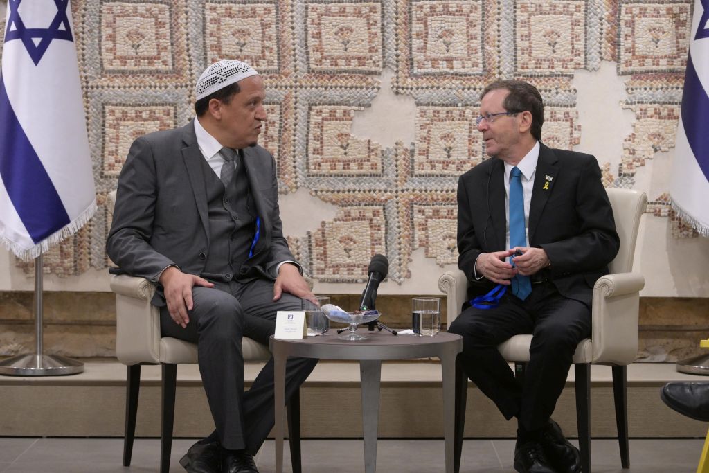 Herzog con el Imán Chalgoumy de Francia