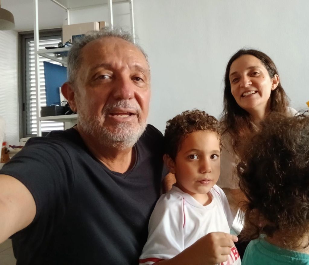 Con una de sus hijas y dos de sus nietos