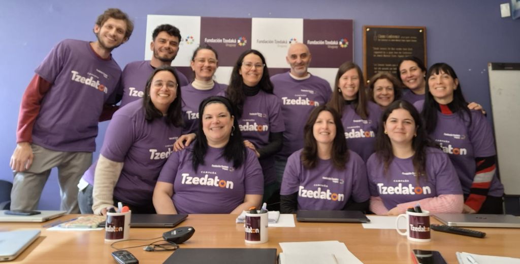 Parte del equipo. En el medio el Presidente de la fundación, Diego Socolovsky