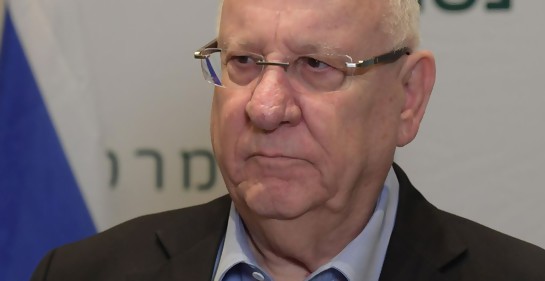 El presidente de Israel Reuven Rivlin, serio, en el hospital Beilinson (Foto: Amos Ben Gershom, GPO)