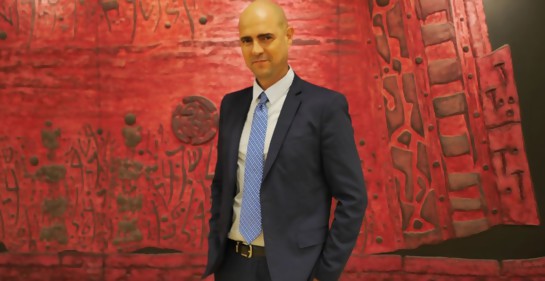 Amir Ohana en el Parlamento israelí