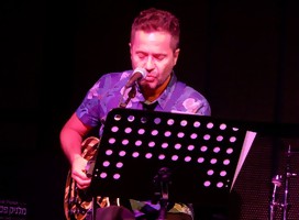 Emocionante concierto del músico uruguayo Daniel Drexler en Tel Aviv