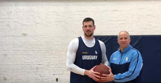 El uruguayo –israelí Uriel Trocki, con la Celeste en los Panamericanos de Basquetbol.