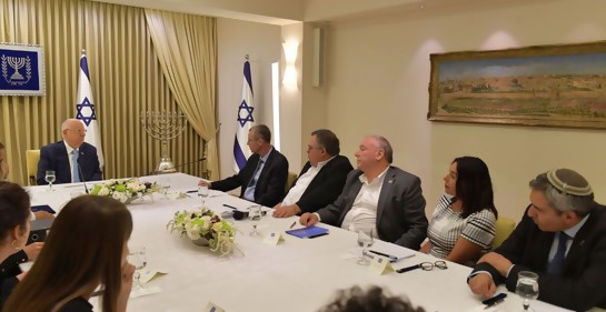 El Presidente de Israel convocó a Netanyahu y Gantz a una reunión con él esta noche