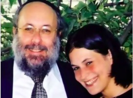 El Dr. David Applebaum y su hija Nava, de bendita memoria