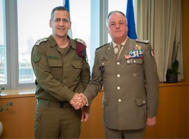 El Tte. Gral. Kohavi y el jefe de la FINUL Del Col