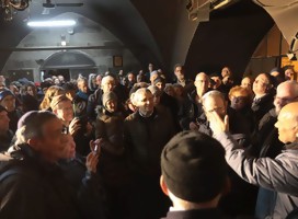 La mezquita repleta de judíos. (Foto: Yosi Zamir, Tag Meir)