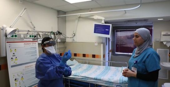 Hospitales israelíes abren departamentos especiales para tratar Corona
