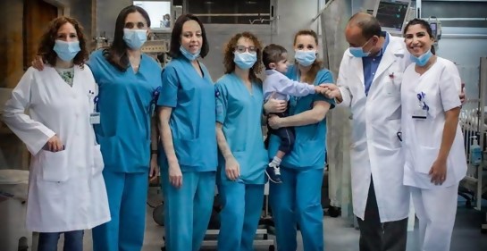 El milagro del pequeño Hamza, un niño palestino salvado en un hospital israelí