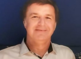 Les presento a Khaled Abu Toameh, el periodista árabe-israelí al que entrevisto este domingo 26 de julio por Zoom