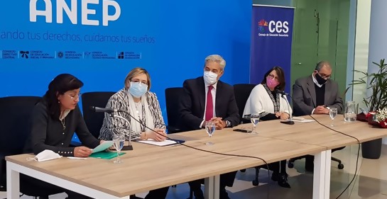 Los ricos mundos de la Profesora Reina Pintos, Consejera en la ANEP