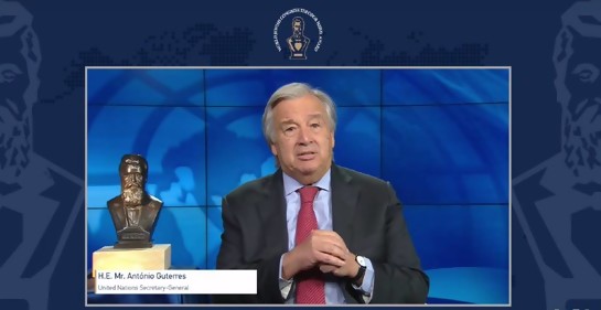 Guterres se refirió a la lucha contra el antisemitismo como algo profundamente personal para él