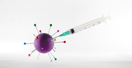 ¿Quién está legitimando el libelo de sangre de la vacuna?