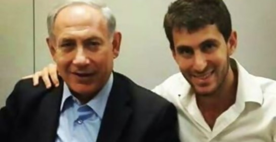 Con Moshe Passal, al frente de la juventud del Likud, que espera una victoria clara