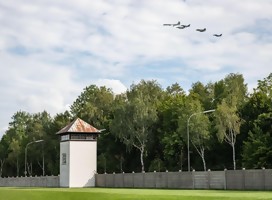 Así fue el homenaje aéreo sobre Dachau y Munich