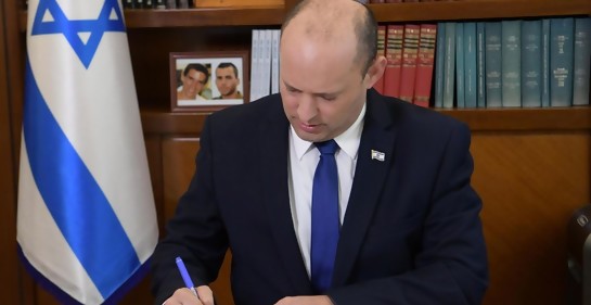 El nuevo Primer Ministro de Israel Naftali Bennett comenzó a trabajar