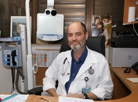 El optimismo y la advertencia del médico israelí que ya quisiera recibir la tercera dosis