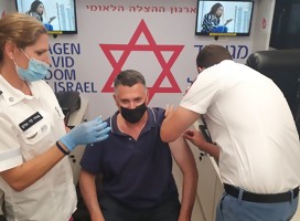 Más de un millón de israelíes ya recibieron la tercera dosis de Pfizer