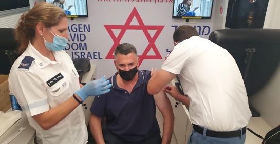 Más de un millón de israelíes ya recibieron la tercera dosis de Pfizer