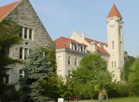 Cientos de mezuzot colocados en la Universidad de Indiana en solidaridad después de una serie de incidentes antisemitas