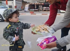 En Gaza repartieron dulces para festejar el cuádruple asesinato en Beer Sheba