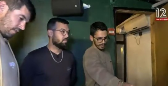 Con Din Raichel, dueño de dos bares de Dizengoff que fueron blanco de atentados terroristas