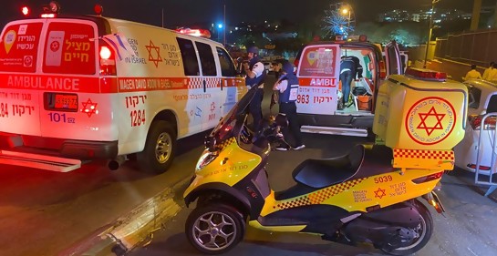 Varios israelíes muertos y otros heridos por hachazos en atentado terrorista en Elad, que en Gaza están festejando