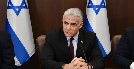 Ya como Primer Ministro, Yair Lapid destaca la necesidad de unidad interna, y combina firmeza con apertura hacia la paz
