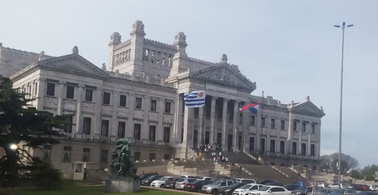 Legisladores de 4 partidos y autoridades comunitarias representan a Uruguay en el Foro contra el antisemitismo